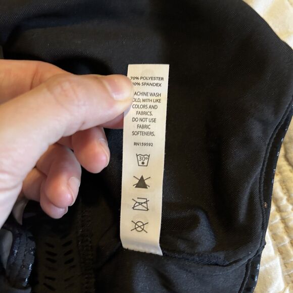 Glyder Sports Bra Black Angelic Pebble Gloss Luxe Activewear Stretch Medium New - Picture 8 of 8